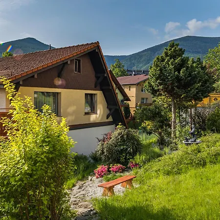 Vila Family House Rosa *